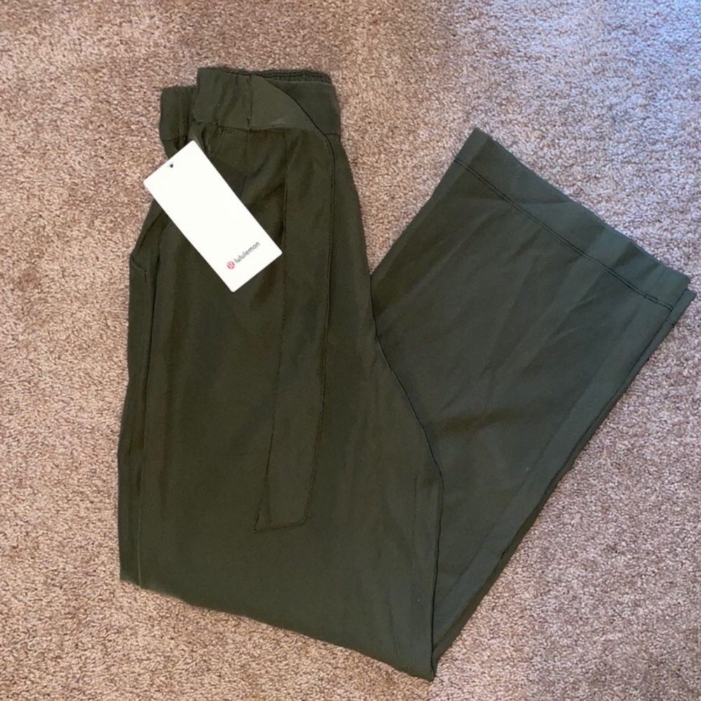 Lululemon Noir Pant Olive Green Sz 4